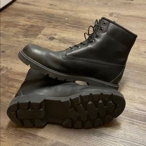 Black timberland boots size 10.5